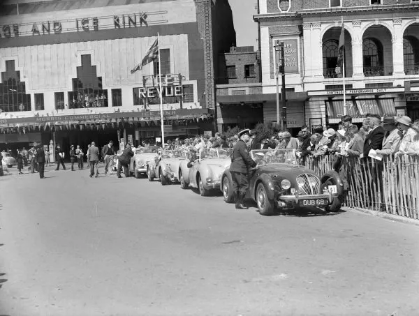 Stirling Moss Frazer Nash LM Replica 1951 Motor Racing Old Photo 1