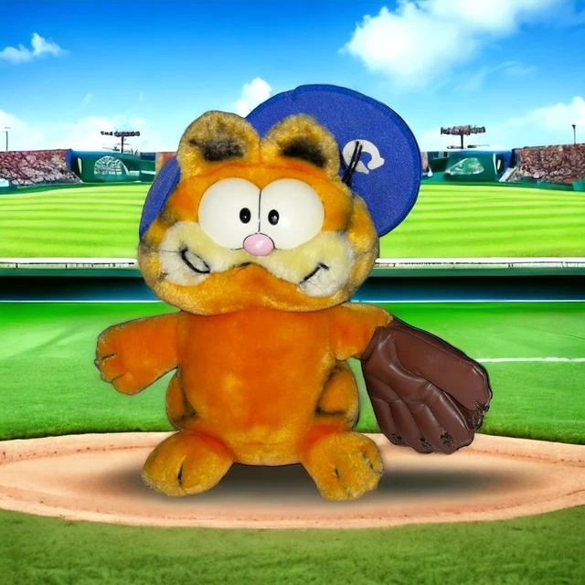 Dakin VINTAGE 1981 GARFIELD AS HERO BASEBALL PLAYER 9" Plush STUFFED ANIMAL Toy