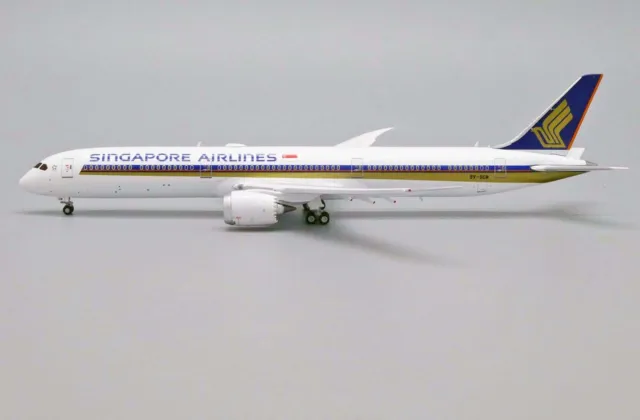 JC Wings 1:400 Singapore Airlines Boeing B787-10 Dreamliner 'Flaps Down' 9V-SCM