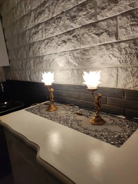 Très Jolie Paire de Lampe  Ange     très bon état  hauteur 33cm