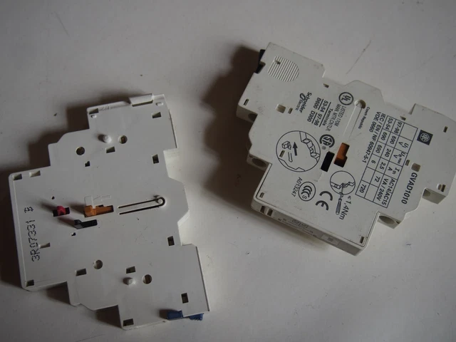 Lot de 2 auxiliaires TELEMECANIQUE GVAD1010