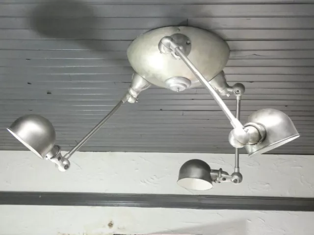 Plafonnier industrielle fait avec Lampe Jielde – Lampe d’atelier ou industrielle