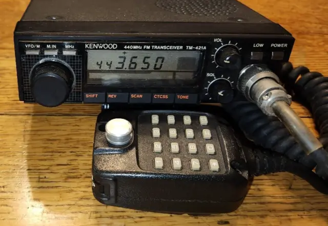 Kenwood TM-421A with MC-48B DTMF mic UHF FM radio