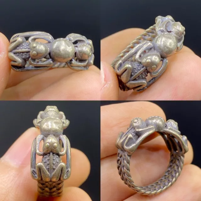 Antique Near Eastern Solid Silver Ring With Twin Frog Head