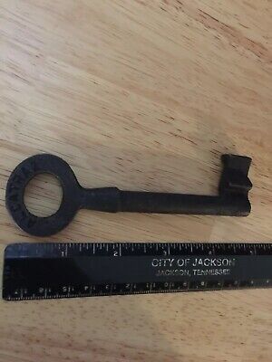 Alcatraz Prison Key Cast Iron Solid Metal Jail Penitentiary Collector Man Cave