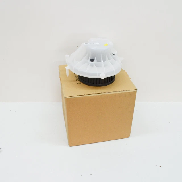 thumbnail image 2 of D2P Heater Blower Fan Motor For Mercedes-Benz SLK R171 (2004-2011) - A1718350104 2 of 4