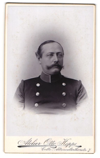 Fotografie Otto Hoppe, Celle, Portrait Soldat in Uniform mit Schnauzbart
