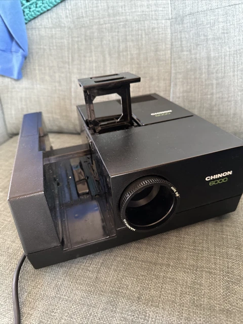 Proyector de extensión automática Chinon 6000 vintage. Lee la descripción