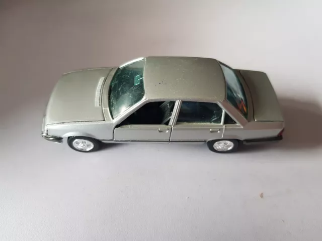 Gama Mini: Opel Rekord Limousine silbergraumetallic 1/43