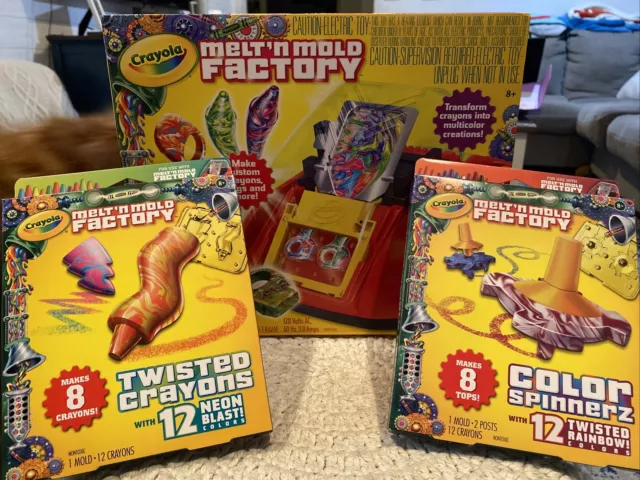 Crayola Melt 'N Mold Factory 24 Crayon Maker Custom Crayons Rings & more New