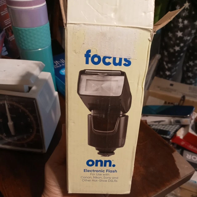 onn. Universal Electronic Flash For Use With DSLR Cameras Canon Nikon Sony
