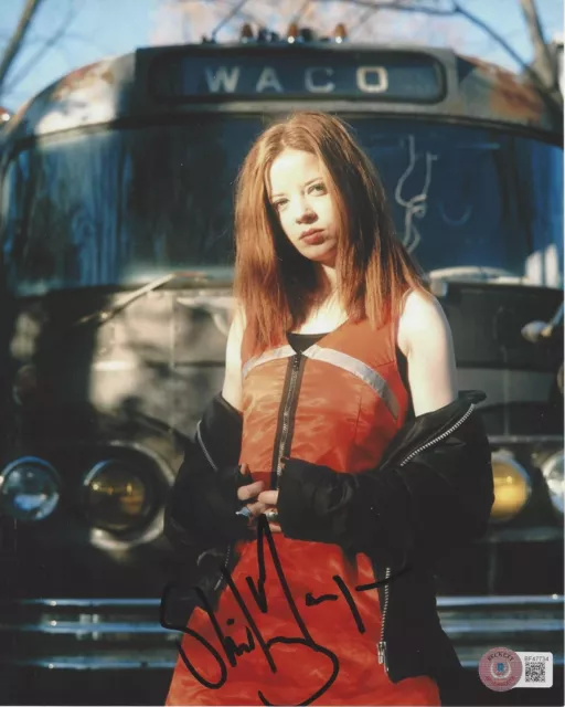 SHIRLEY MANSON - LEAD SINGER OF GARBAGE - SIGNED 8x10 PHOTO E BECKETT COA BAS