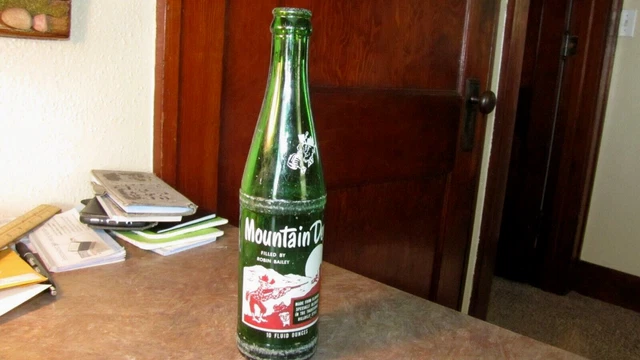 RARE MOUNTAIN DEW Filled by Robin Bailey 10 OZ ACL SODA BOTTLE HILLBILLY & JUG