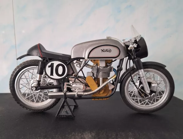 Protar Vintage 1951 Manx Norton 1:9 Massstab Baumodell