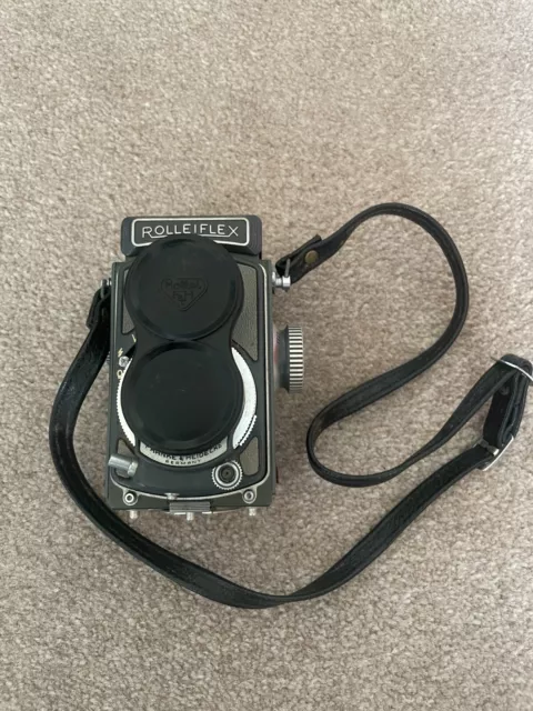 Rolleiflex Twin Lens Camera & Sixtomat Light Meter & Leather Case (not working)