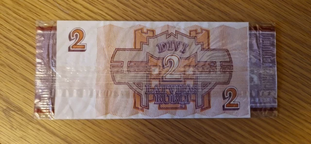 New Divi 2 Latvijas Rubli  Kr 644084  1992