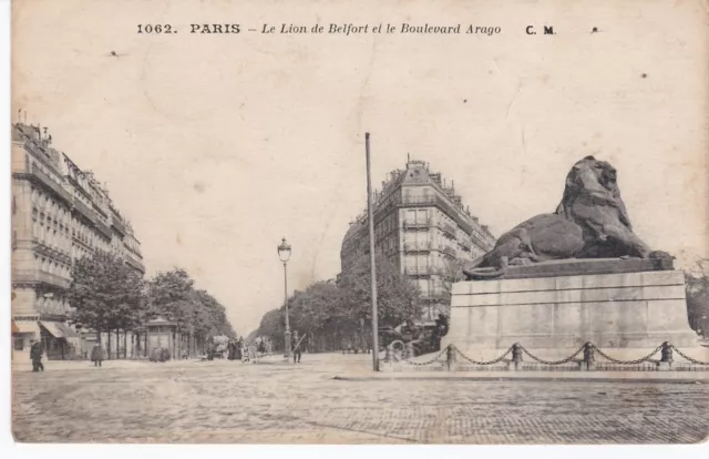 Paris - Le Lion de Belfort et le Boulevard Arago