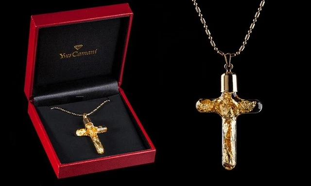Pendentif Chaîne YVES CAMANI Plaqué Or - Croix Avec Paillette En Or Pur 999.9‰, Neuf Avec étiquettes