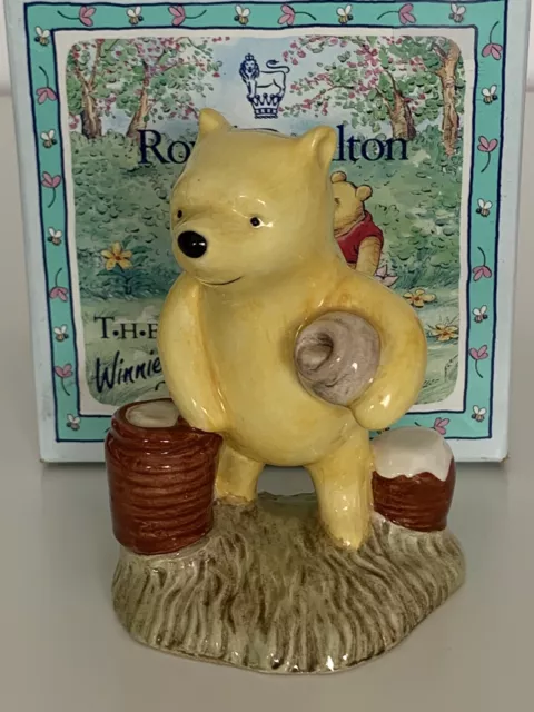 Royal Doulton Winnie The Pooh * Pooh Counting The Honeypots Figure WP 12 * Boxed