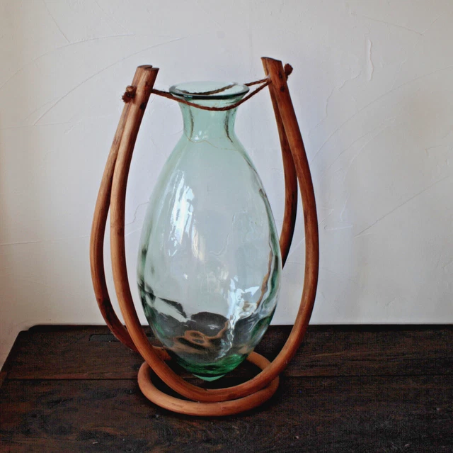 GRAND VASE AMPHORE Verre épais et rotin dlg LOUIS SOGNOT AUDOUX