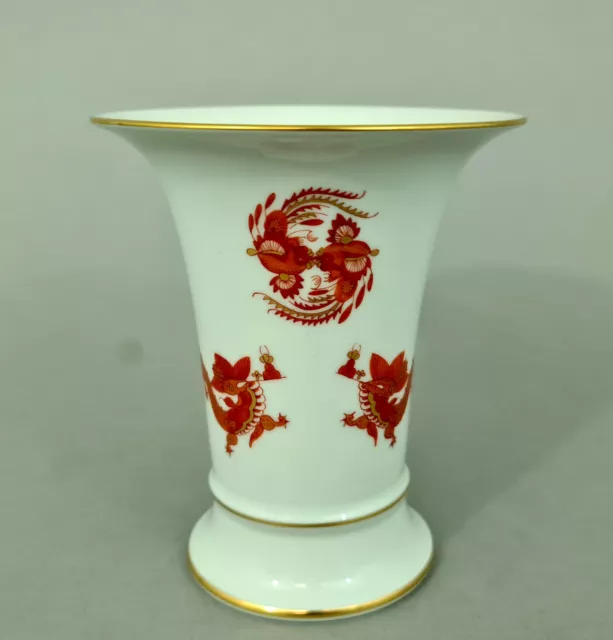 M2758 Meissen Vase, roter Hofdrache, Höhe 13,5 cm, 1.Wahl