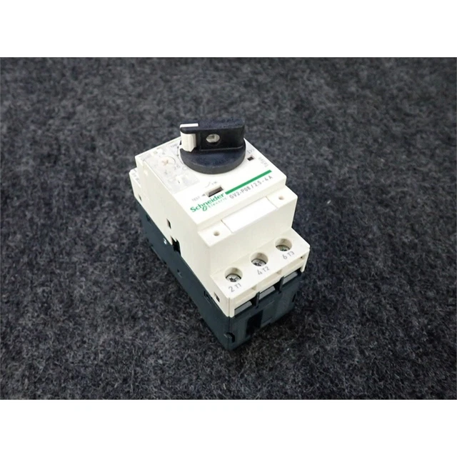 Schneider GV2P08 Motor Protective Circuit Breaker, 3P, 2.5-4A, 690V