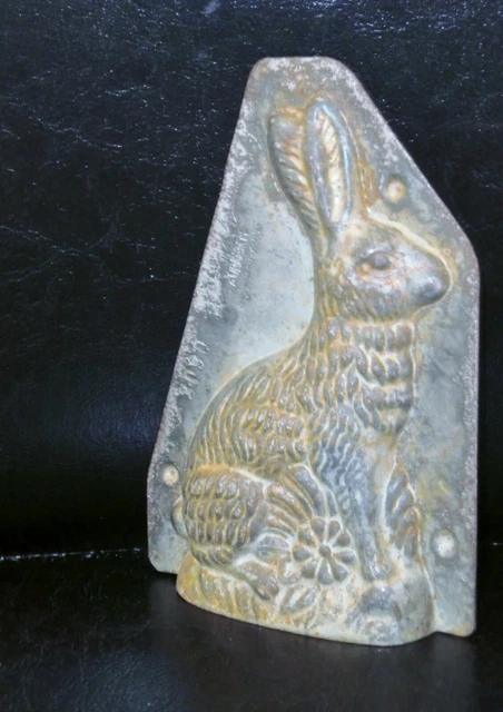 **alte antike Schokoladenform  sitzender Hase  um 1950