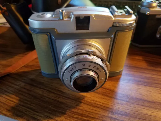  Very Rare Vintage Bilora Bella 66 camera w/case. Uses 120 film. Made in Ger