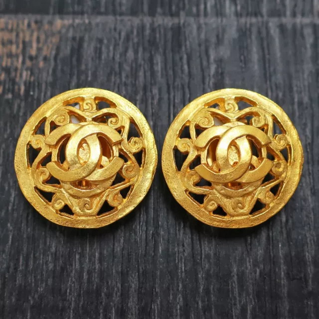 CHANEL Gold Plated CC Logos Round Vintage Clip Earrings #9149a Rise-on