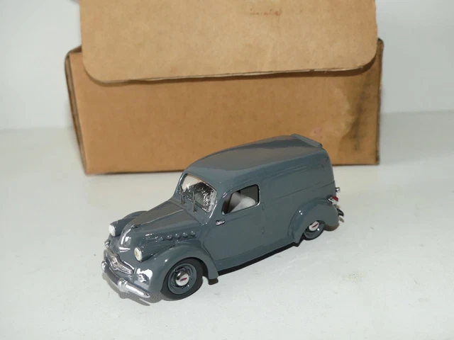 Kit Miniature CCC 1/43 N°115 – Panhard Dyna X86 Berline Décapotable 1951 – Résine – À Monter