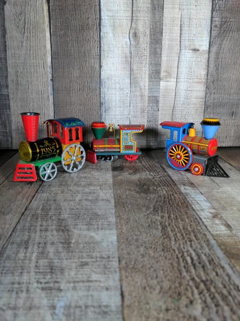 Hallmark  Ornament TIN LOCOMOTIVE Pressed Tin Train Engine  1985 1988 1994