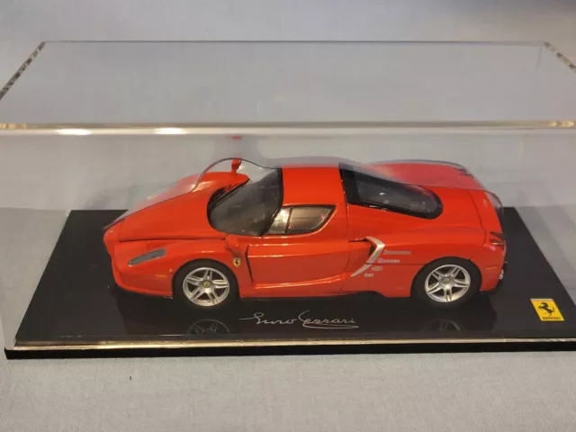 Kyosho 1:43 FERRARI ENZO (TEST CAR/RED) 05001T