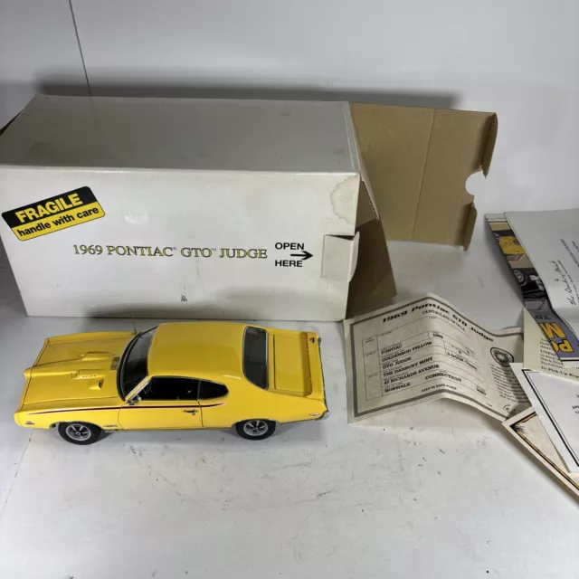 Danbury Mint 1969 Pontiac GTO Judge Goldenrod Yellow 1/24 Diecast Car w/Box
