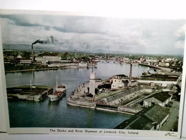 The Docks and River Shannon at Limerick City, Irelan. Alte, seltene AK farbig. H