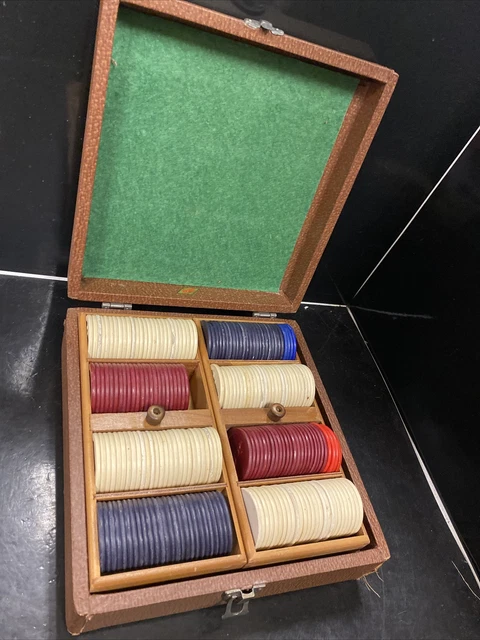 Lot of vintage clay poker chips horse & jockey racing red blue cream in case