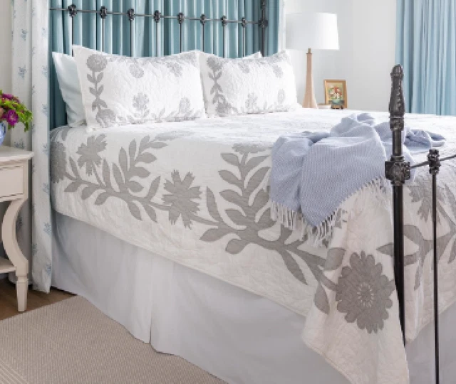 Pottery Barn LILO quilt grey and white queen size Pottery Barn LILO quilt grey and white queen size