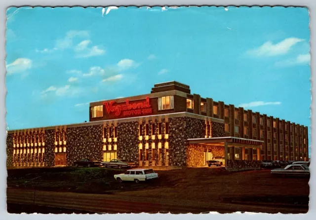 Vagabond Motor Inn, Regina Saskatchewan Canada, Chrome Postcard