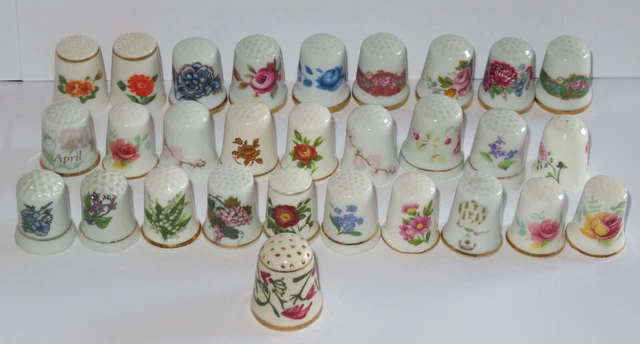 DÉ À COUDRE de collection en porcelaine décoré d'une princesse de conte
