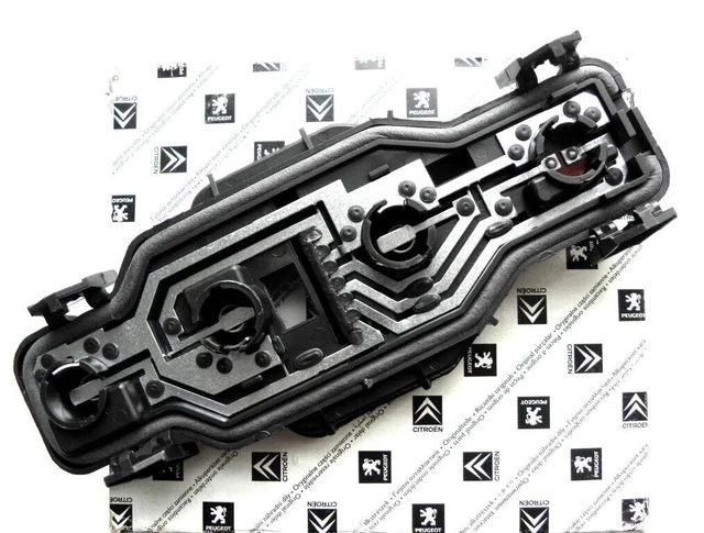 Platine de feux arrière coté gauche Hella Golf 2 191945257 moyen | VAG Platine de feux arrière coté gauche Hella Golf 2 191945257 moyen | VAG