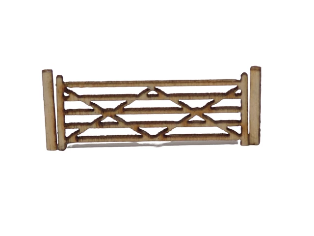 OO/HO Gauge Farm Gates With Posts – 6 Pack (1:76 1:72 Scale Model Railway)