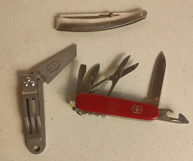 Swiss Army KNIFE Suisse COLUMBIA RIVER KNIFE & TOOL Marianna Straight Razor 310