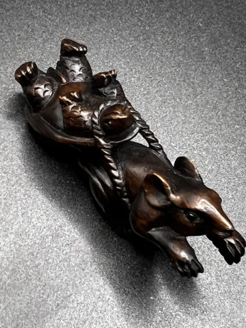 Netsuke unsignierte Figur 1950-1970 Ratte und Schildkröte zusammen binden Japan