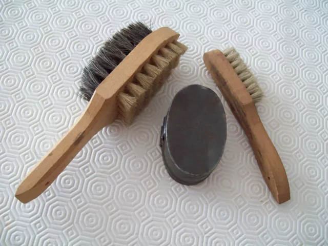 militaria ww1  francais brosse a chaussure et 1 pour arme et boite a graisse