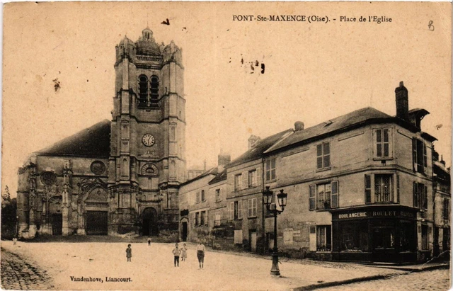 CPA AK Pont Ste-MAXENCE Place de l'Église (423286)