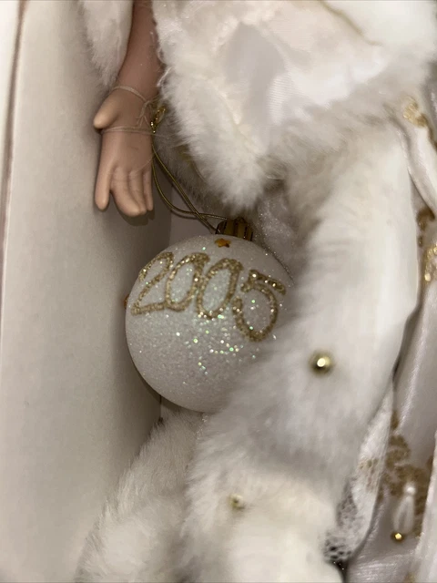 2005 Angel Porcelain Doll in box- Heritage Signature Collections Item 80025 18" 3