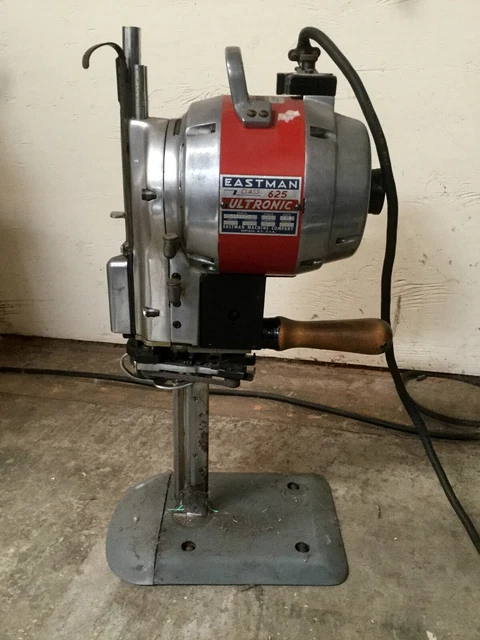 Eastman Ultronic 625 straight cutting machine with 8" knife