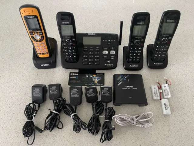 Uniden XDECT 8055 + 3WP - 4 x handsets with answering machine - like brand new