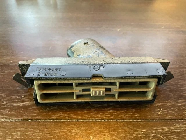 95-99 Chevy Gmc Silverado Tahoe Yukon Sierra Lower Dash Driver Ac Vent 15704849