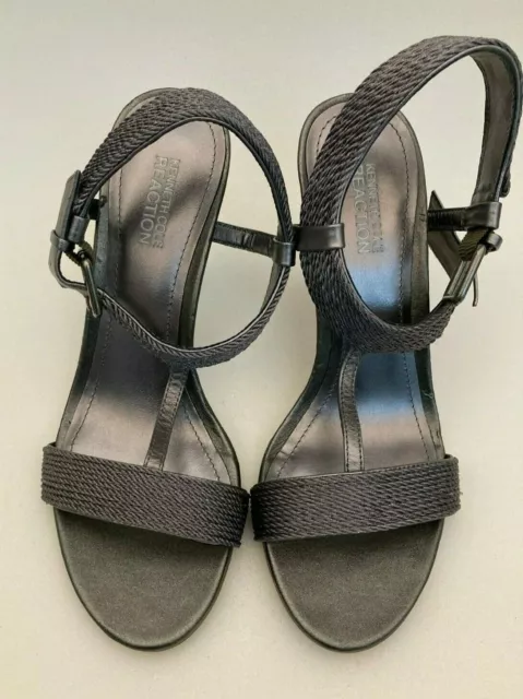 KENNETH COLE REACTION - Size 8 M - Leather Upper Silver Black Open Toe Heel Shoe