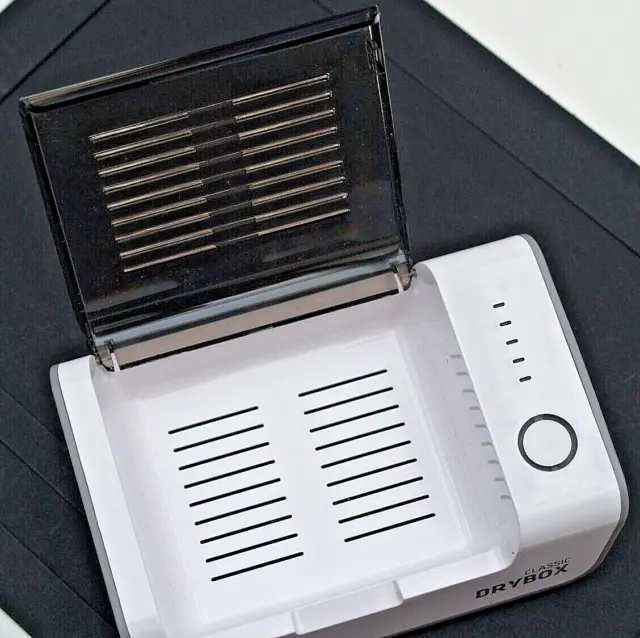 Drybox Classic 3.0 caja seca para audífonos conexión micro-USB de Audia Akustik